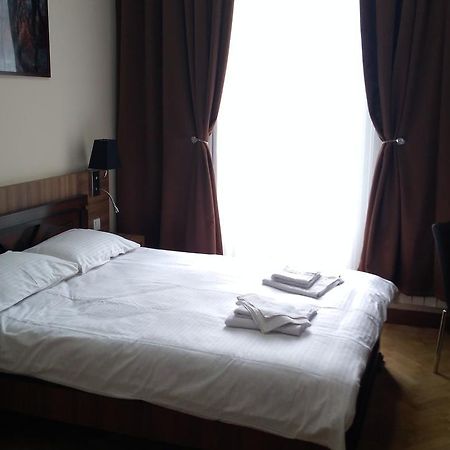 Hotel Nice Tbilisi Bagian luar foto