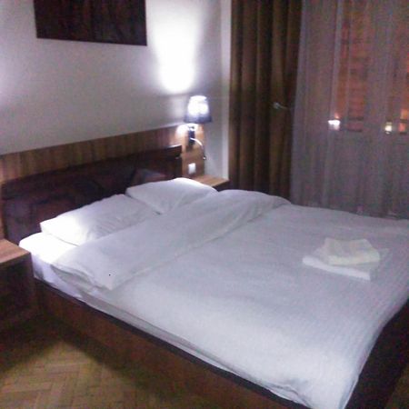 Hotel Nice Tbilisi Bagian luar foto