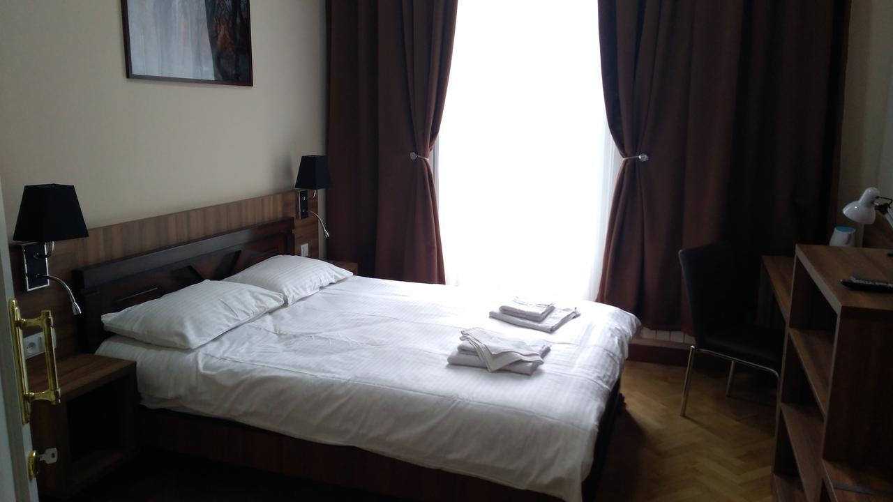 Hotel Nice Tbilisi Bagian luar foto