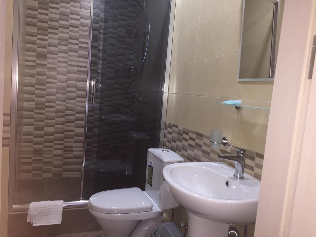 Hotel Nice Tbilisi Bagian luar foto
