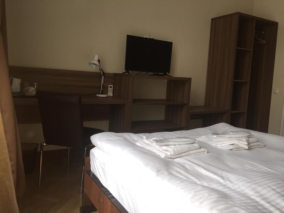 Hotel Nice Tbilisi Bagian luar foto