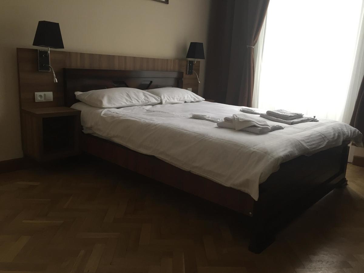Hotel Nice Tbilisi Bagian luar foto