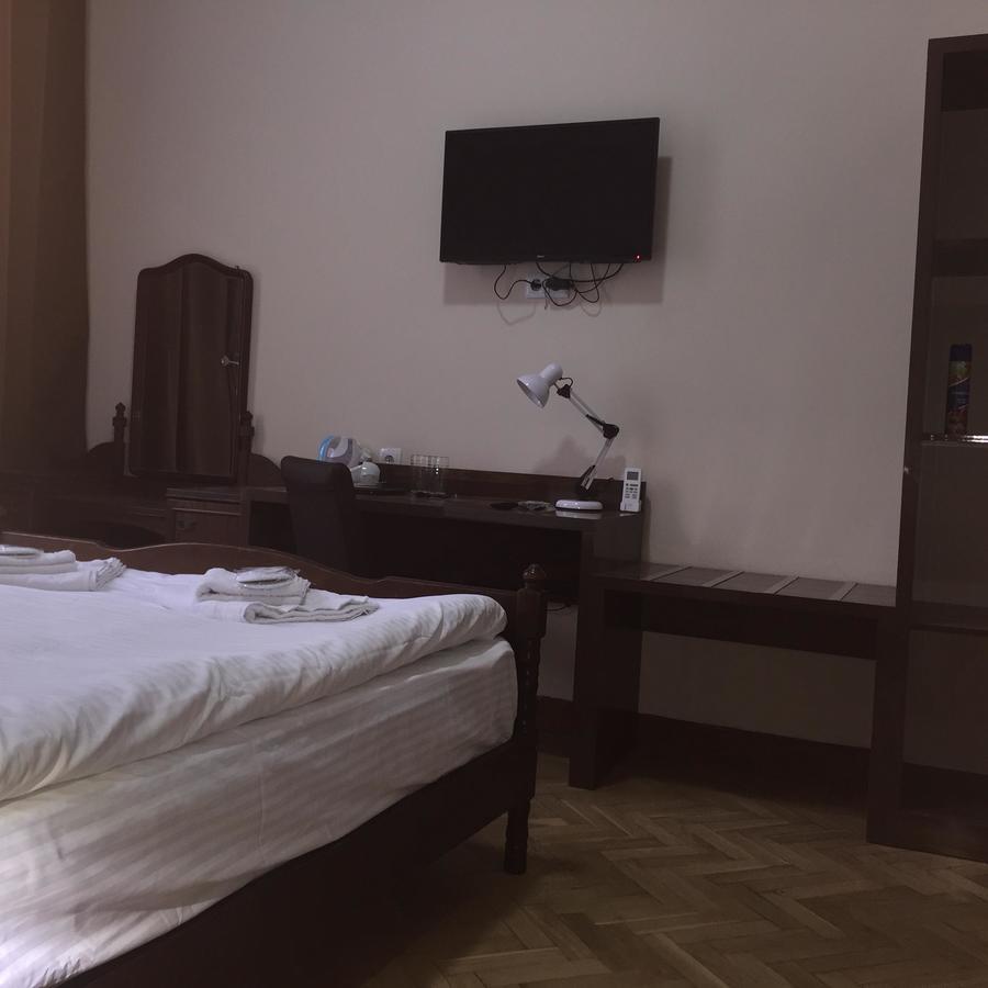 Hotel Nice Tbilisi Bagian luar foto