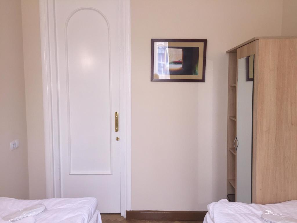 Hotel Nice Tbilisi Bagian luar foto
