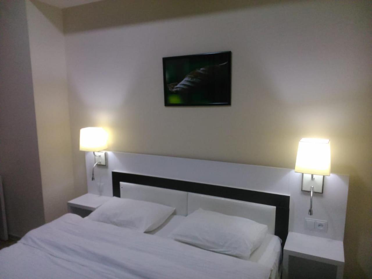 Hotel Nice Tbilisi Bagian luar foto