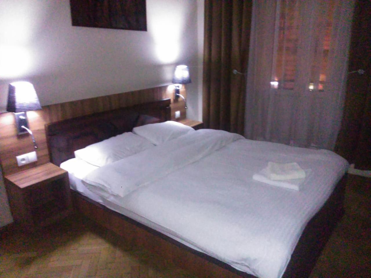 Hotel Nice Tbilisi Bagian luar foto