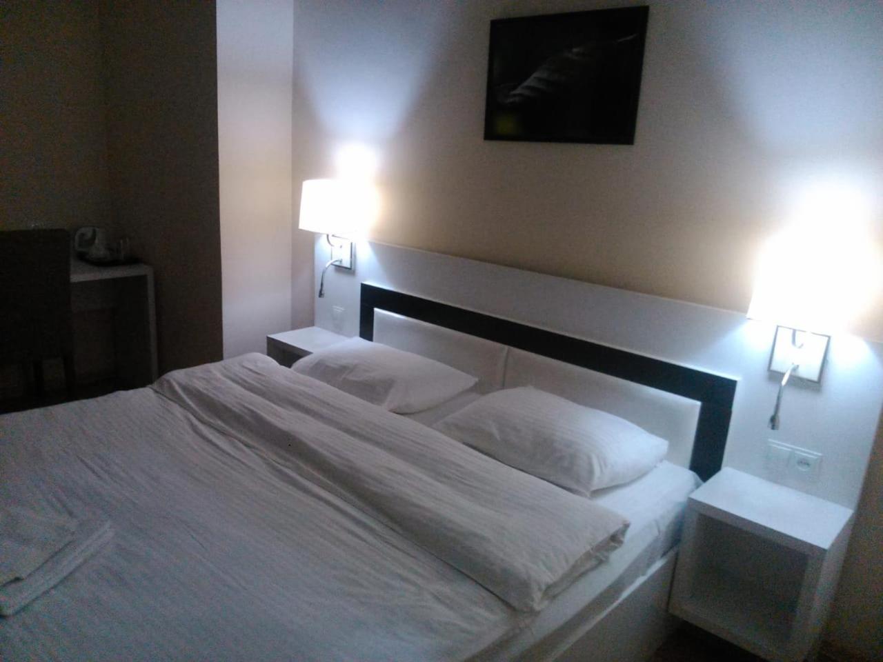 Hotel Nice Tbilisi Bagian luar foto